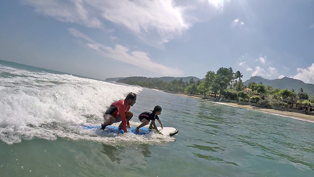 beginner surf kids lessons