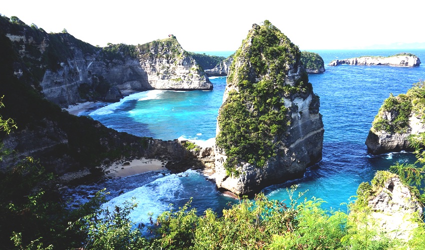 Raja Lima Cliff - Nusa Penida Bali