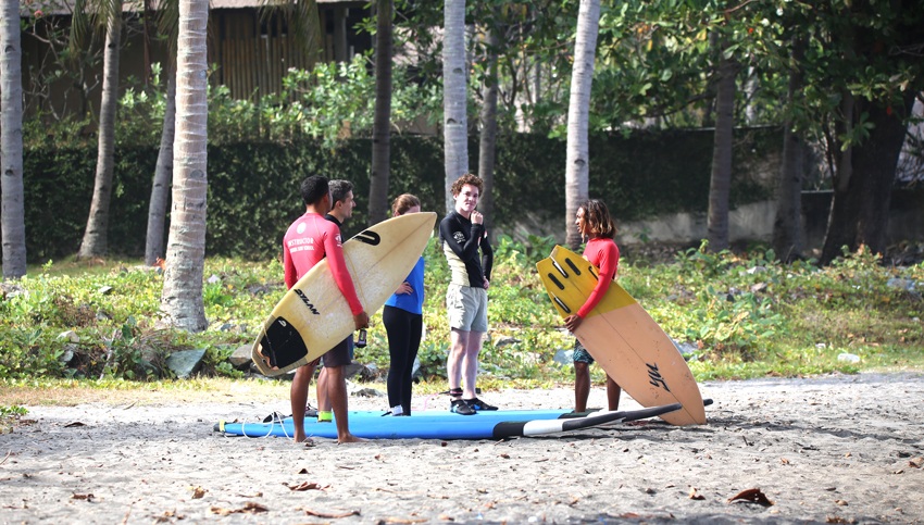 Semi-private surf lesson