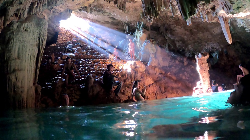 Rangko stone cave - Land tour Labuan Bajo